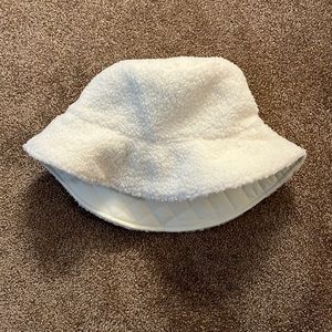 White Fleece Bucket Hat